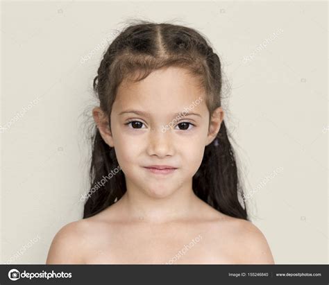 chiquillas desnudas|4.920 Niña Sin Camisa Stock Photos, High